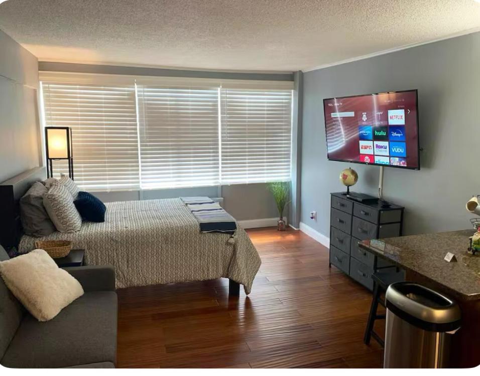 Condo Close To Stadium And Free Parking Knoxville Exterior photo